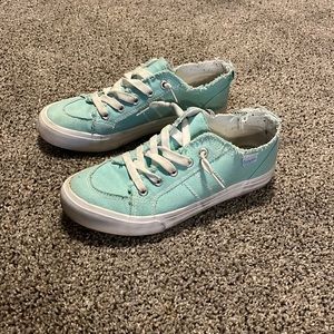 Women's Fashion Sneaker